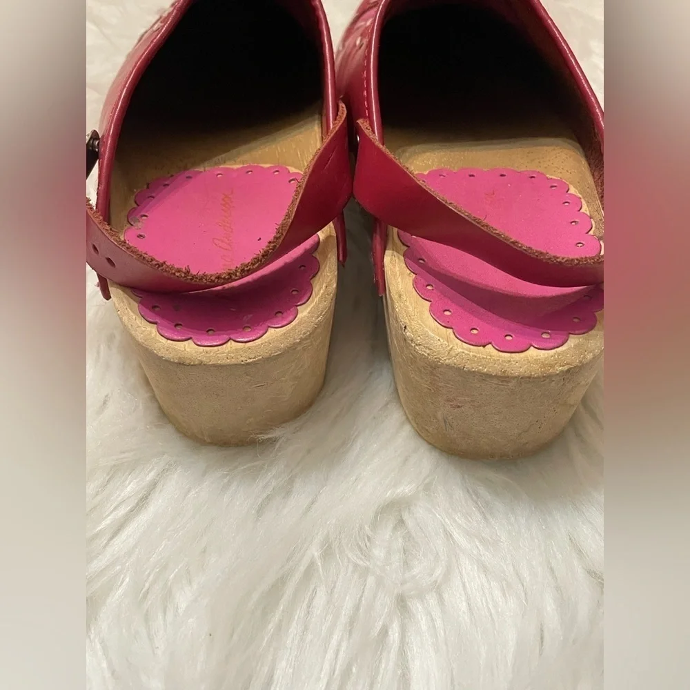 Hanna Andersson little girl clogs leather upper size 2